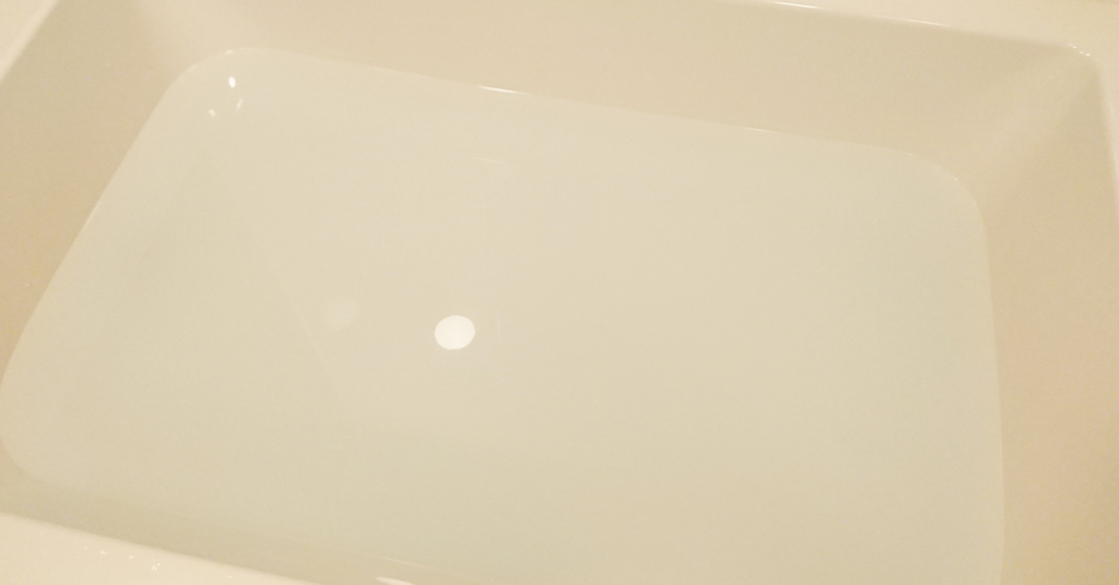 APSアロマバスソルト「ハーブタイム」のラベンダー＆ユーカリの香り入浴剤の湯
