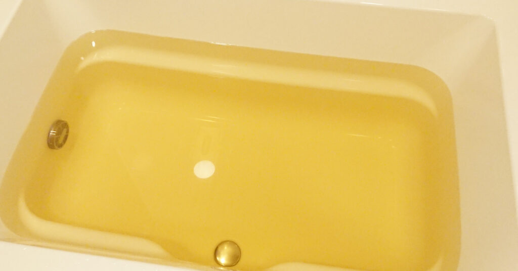 バスロマン「旅する沖縄」の「コウリオレンジの湯色」入浴剤の湯