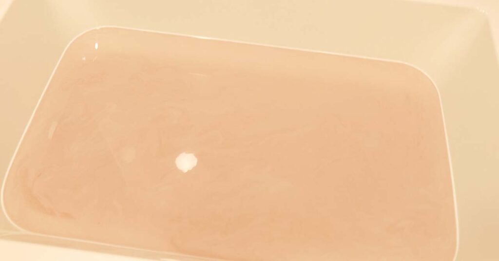 炭酸＆熱気芳香浴の入浴剤『ロウリュ ミッドナイト フィンランドバスソーク 月花(つきはな)』の湯（泡）
