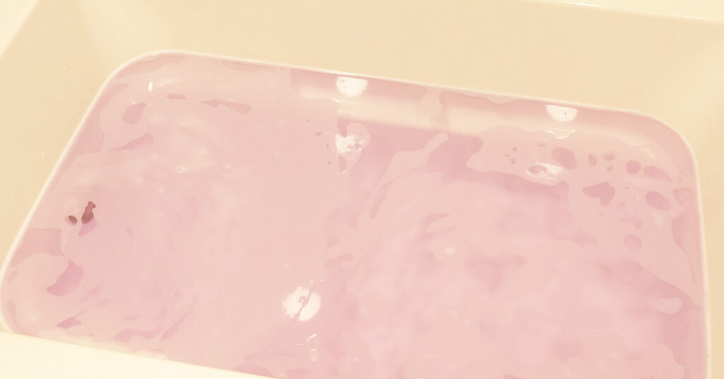 スキンケア入浴剤『HERSバスラボ ほっこり和みアソート』の「桜の香り」の湯