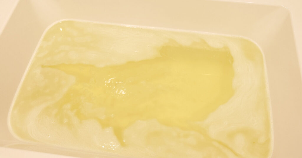薬用入浴剤バスラボ『ほっこり和み はちみつ金柑』の湯